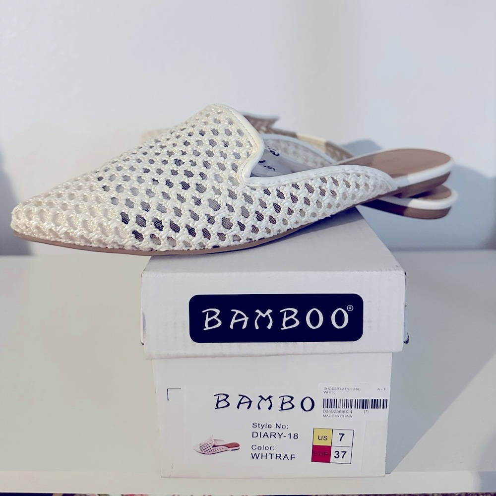 Bamboo pointy toe mules